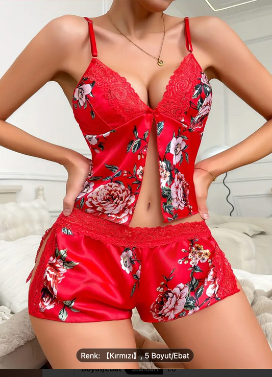 "Maison Élan" Şık Çiçek Desenli Dantel Detaylı Gecelik Seti, Külot ve Ayak Bileği Kayışı ile Seksi Pijama Seti, Kadınlar için